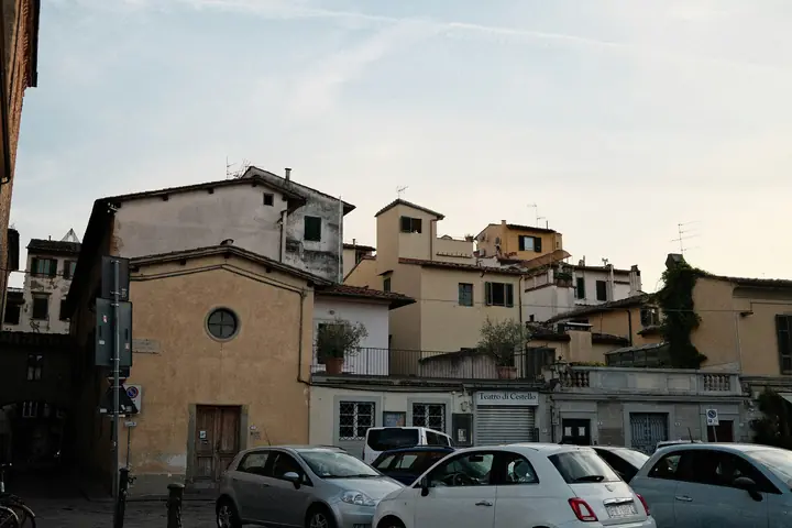 MateoReisen în Castellione – explorează confortabil Italia din acest oraș plin de personalitate. Călătorește sigur cu autocarele noastre moderne.