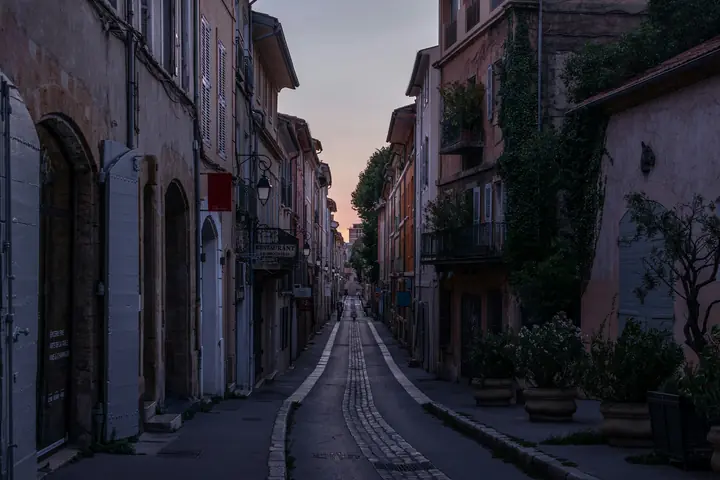 MateoReisen în Minteciari – explorează confortabil Italia din acest oraș plin de personalitate. Călătorește sigur cu autocarele noastre moderne.